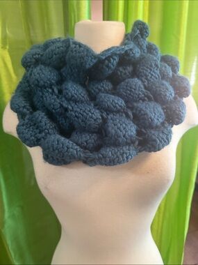 Chunky Knit Infinity Scarf - Teal